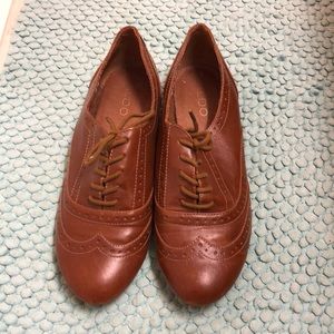 Brown dress shoes